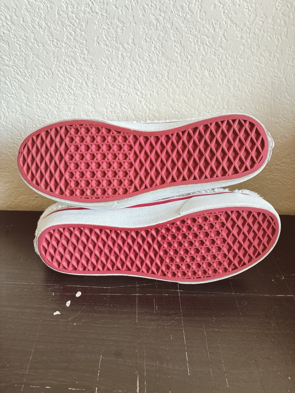 Vans Sherpa Rainbow Strap Sneakers Girls Size 7 White Fuzzy Hook & Loop Shoes - Picture 9 of 10